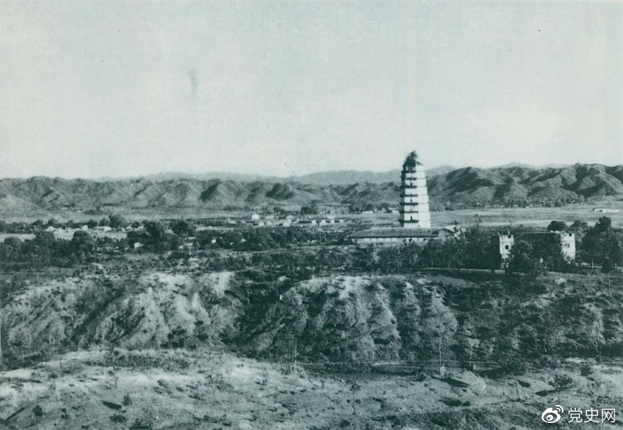 　　1931年11月7日至20日，中華蘇維埃第一次全國代表大會在江西瑞金召開，宣布成立中華蘇維埃共和國臨時(shí)中央政府。圖為瑞金全景。