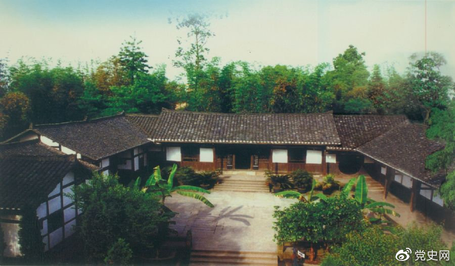 1904年8月22日，鄧小平出生在四川省廣安縣協(xié)興鄉(xiāng)（今廣安市協(xié)興鎮(zhèn)）牌坊村。圖為鄧小平故居。