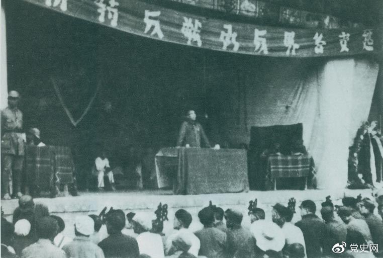　　1946年7月26日，朱德在延安各界反對內戰動員大會上發表講話，號召全國人民團結起來，打退國民黨軍對解放區的進攻。