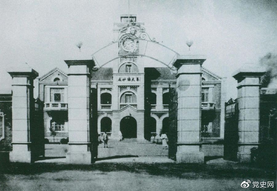 　　圖為中共滿洲省委舊址。1929年6月，中共中央政治局決定劉少奇任中共滿洲省委書記。7月，劉少奇到達奉天（今沈陽）赴任。